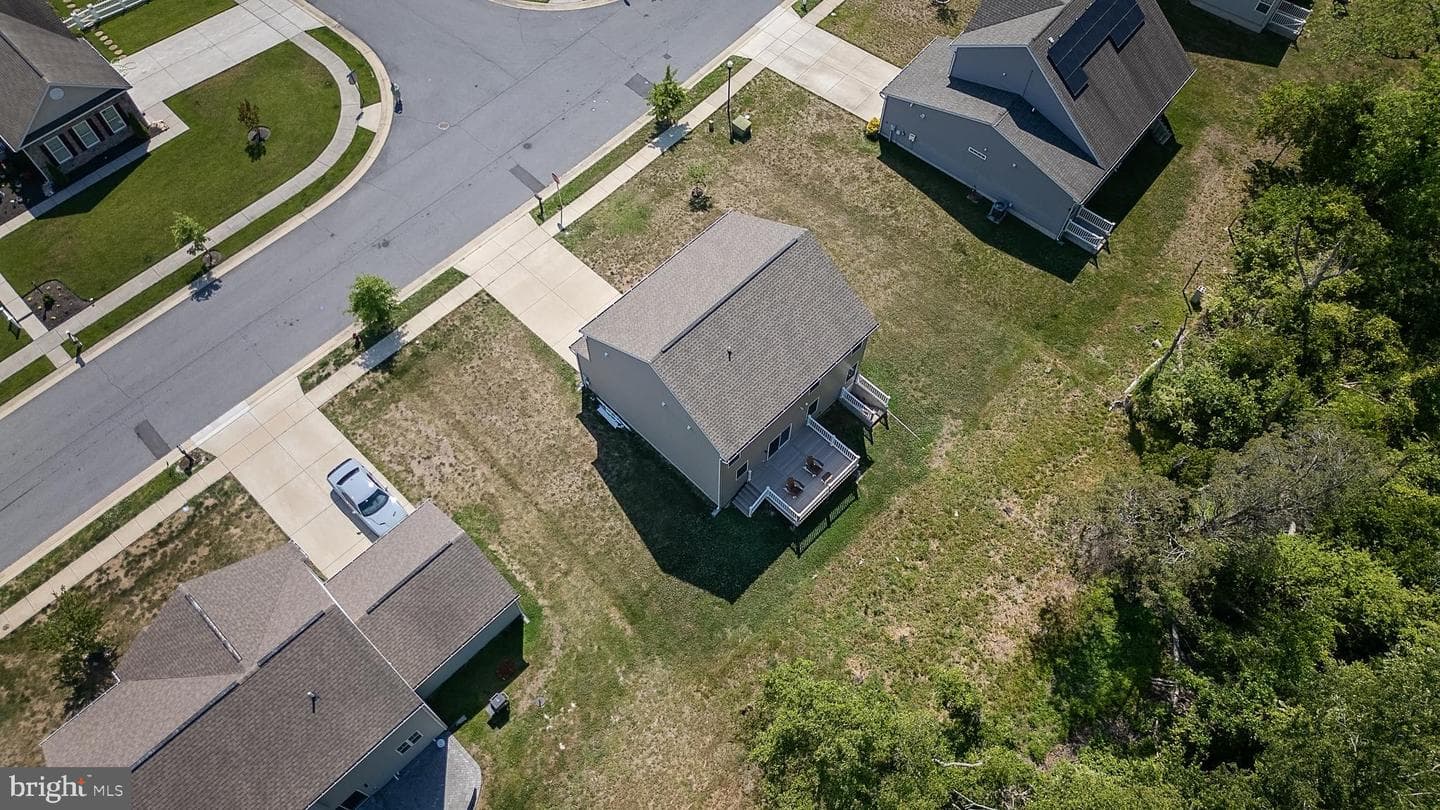 146 Regulator Drive N photo 36