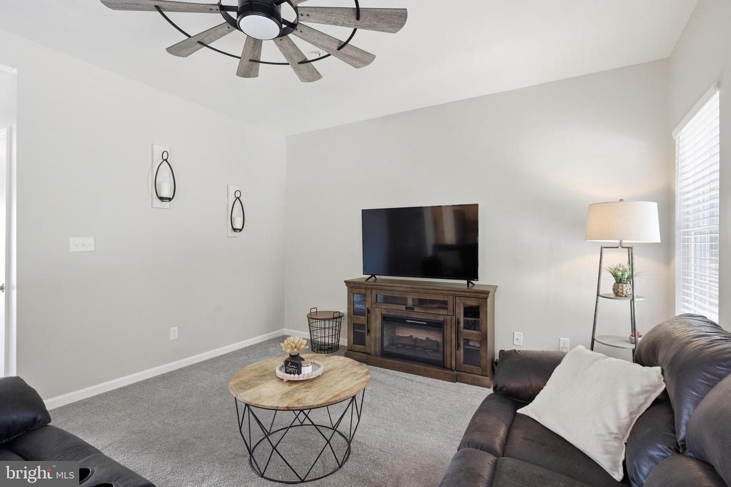 146 Regulator Drive N photo 6