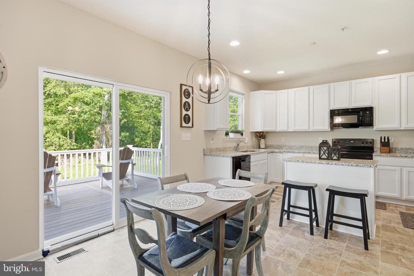 146 Regulator Drive N photo 8
