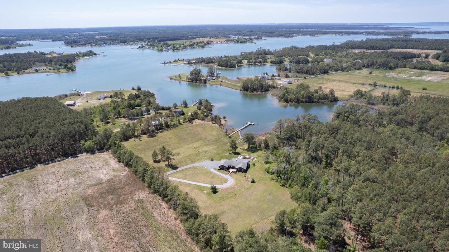 1661 Town Point Road, Cambridge