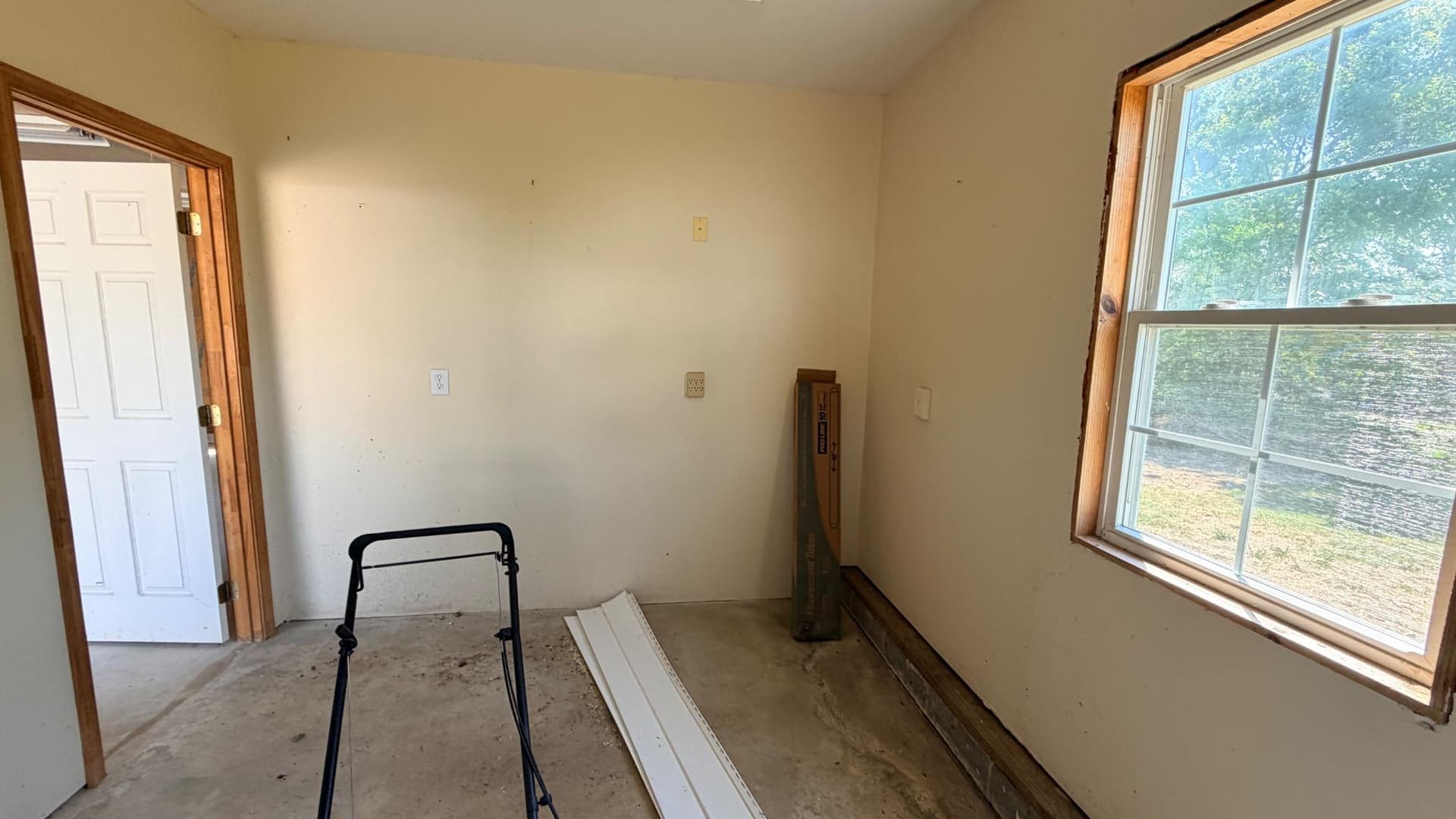 214 E Appleby Avenue photo 29