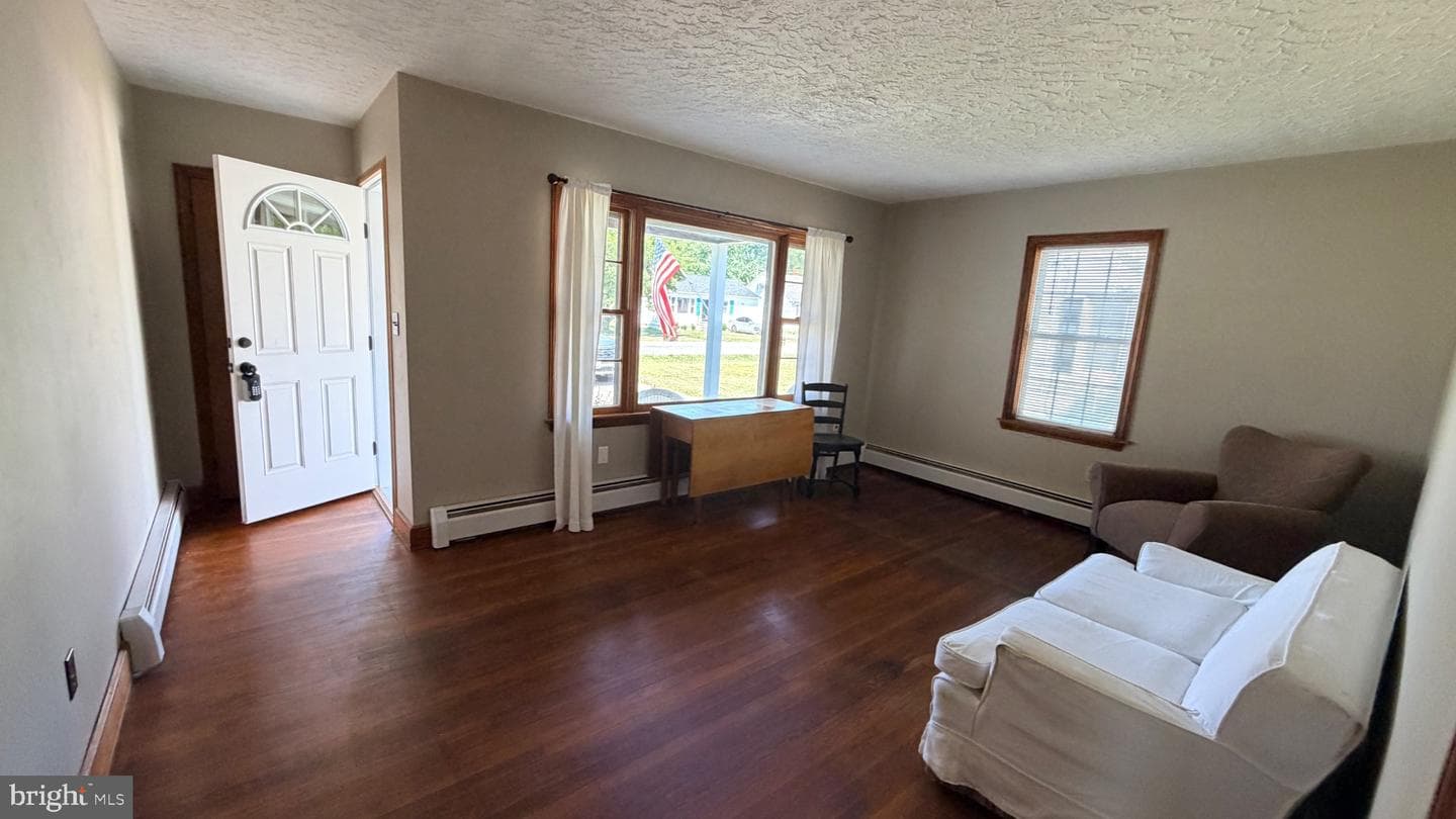 214 E Appleby Avenue photo 8