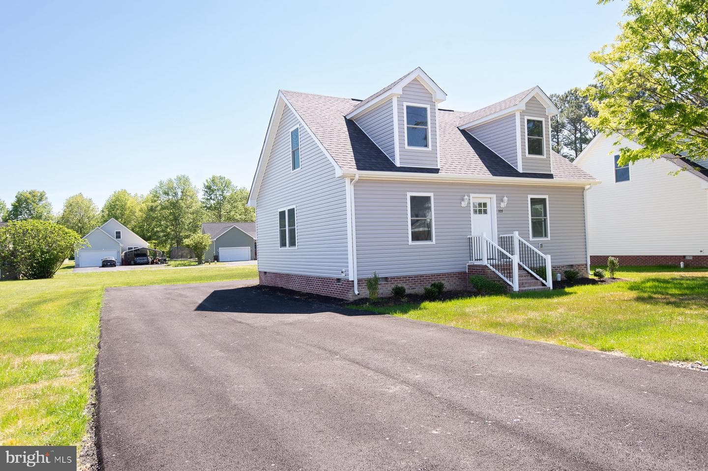109 Railroad Avenue photo 33