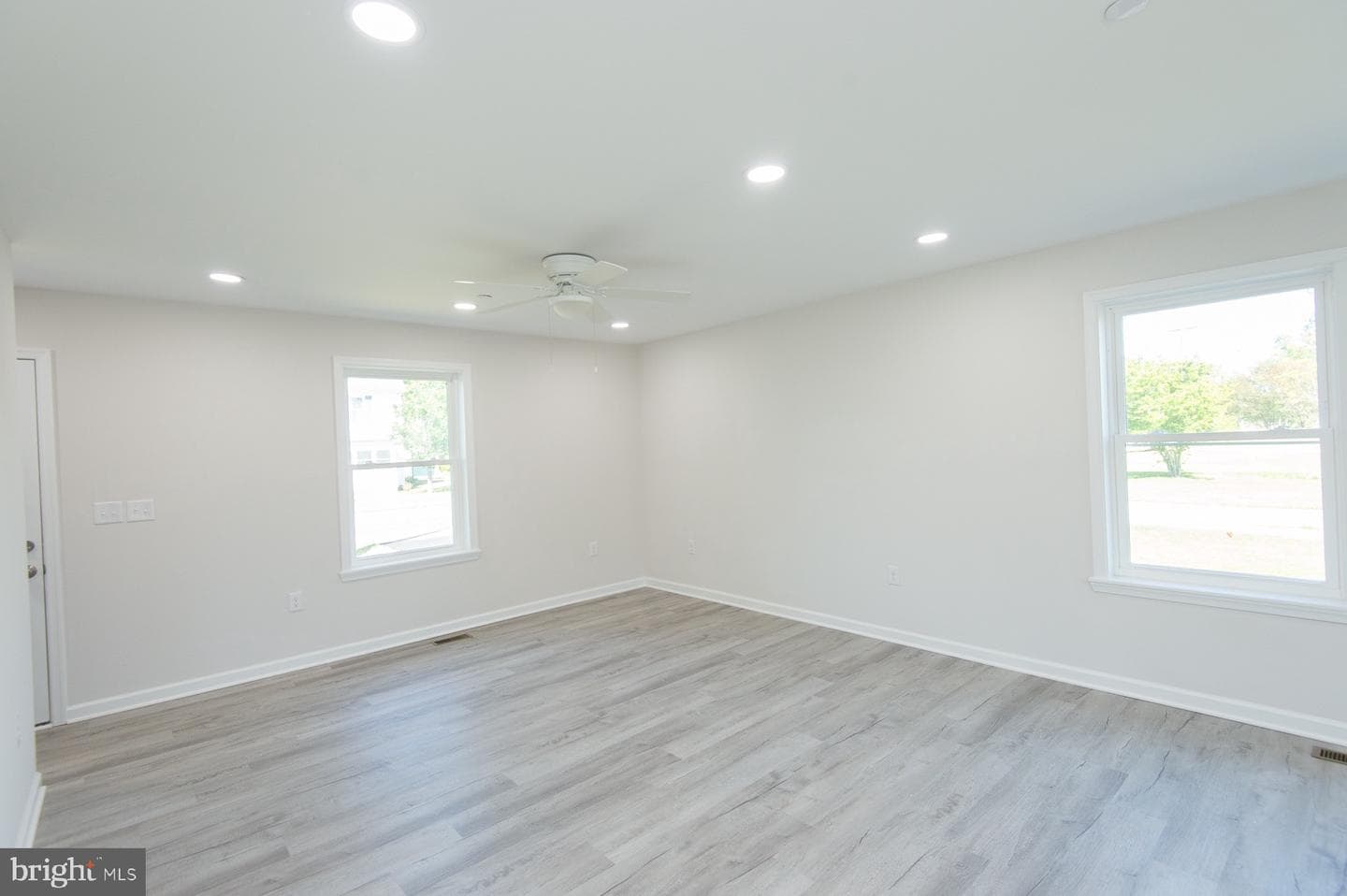 109 Railroad Avenue photo 9