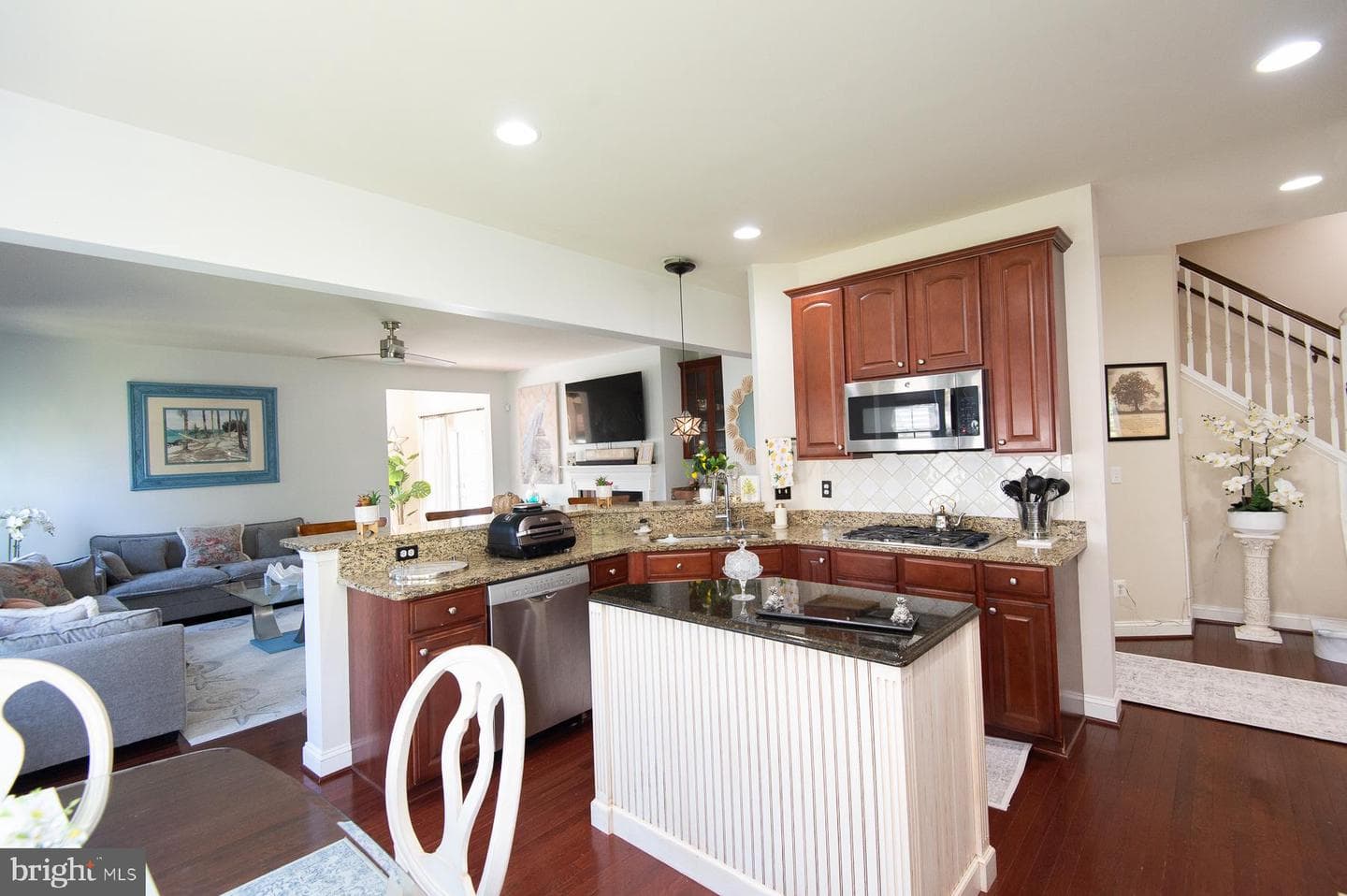 119 Regulator Drive N photo 16