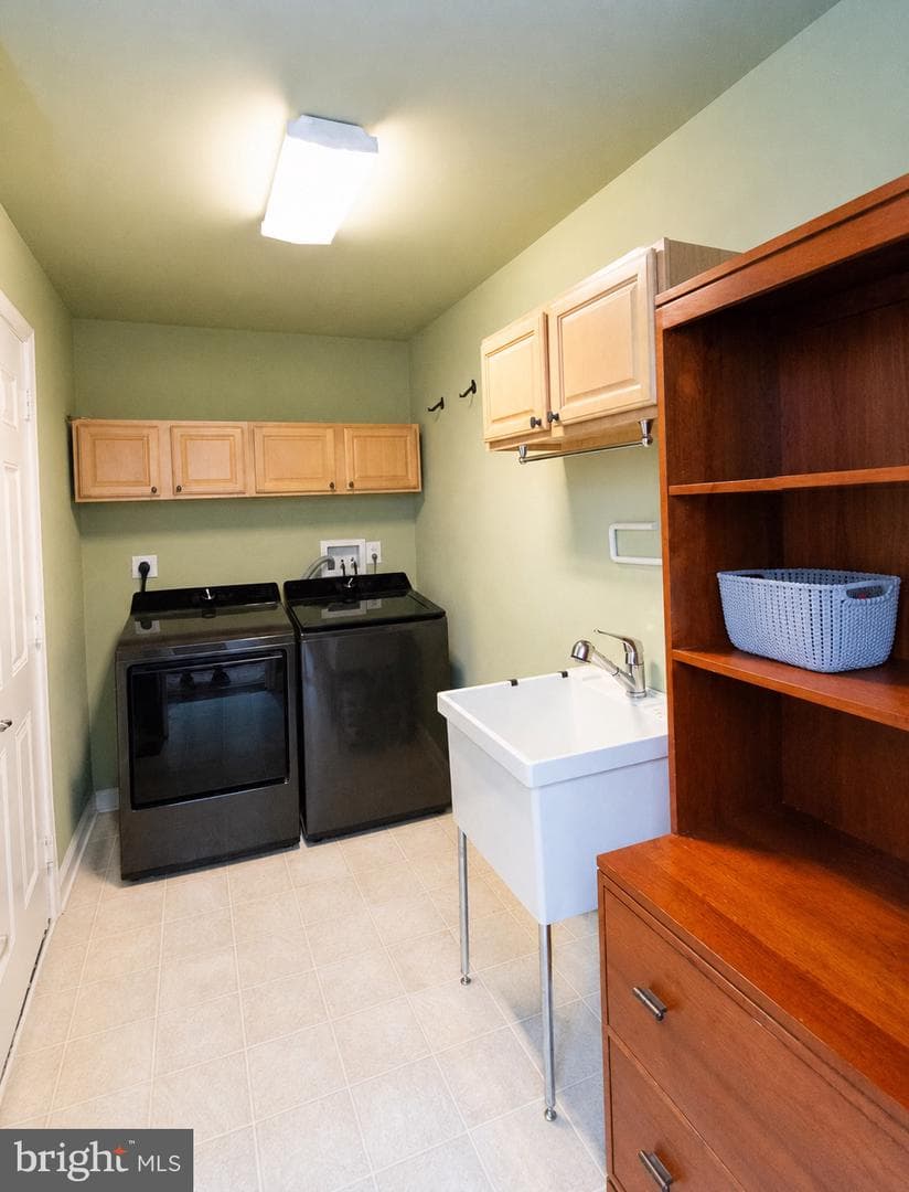 119 Regulator Drive N photo 26