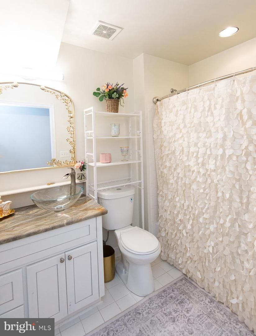 119 Regulator Drive N photo 28