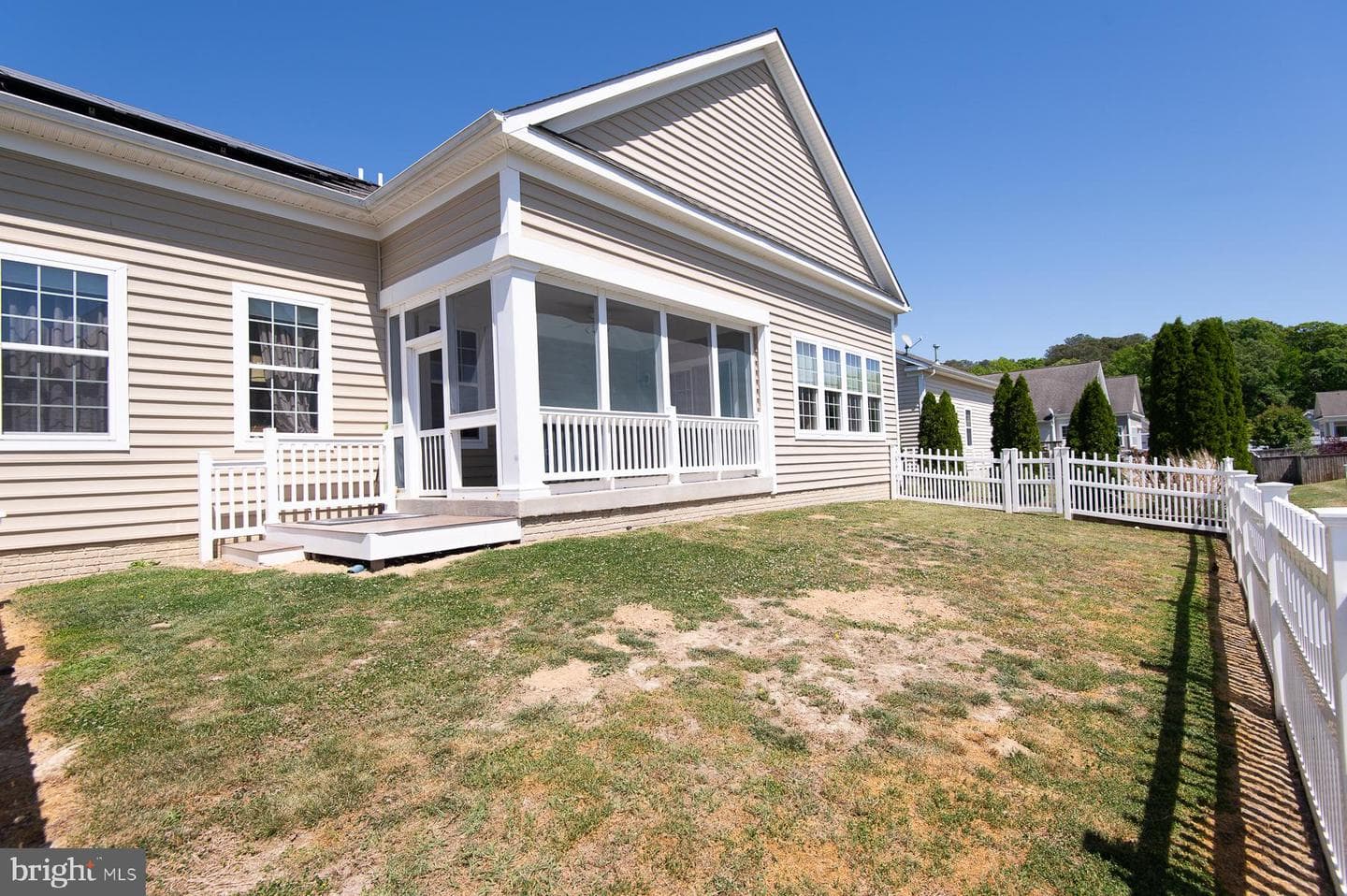 119 Regulator Drive N photo 37