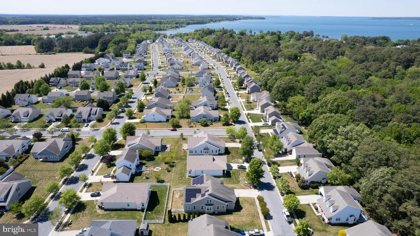 119 Regulator Drive N photo 4