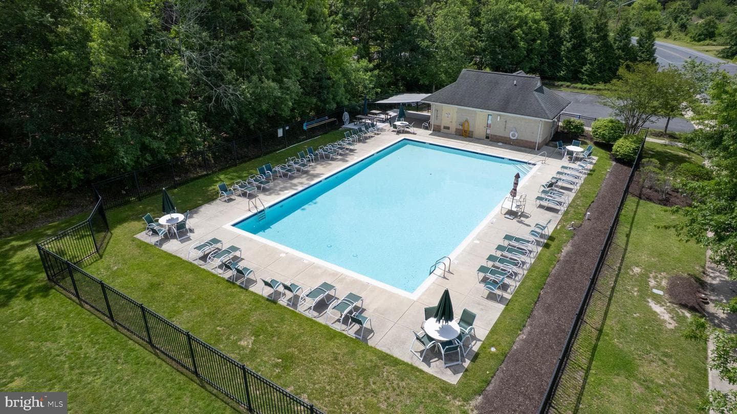 119 Regulator Drive N photo 6