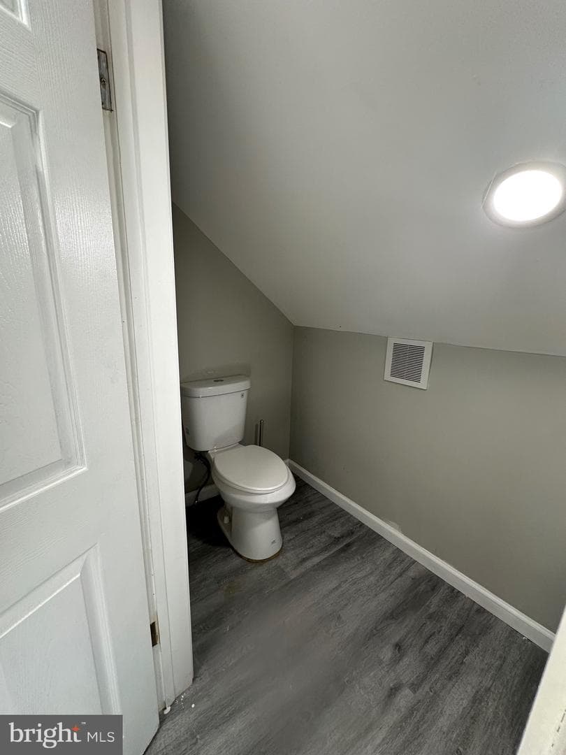 904 Central photo 29