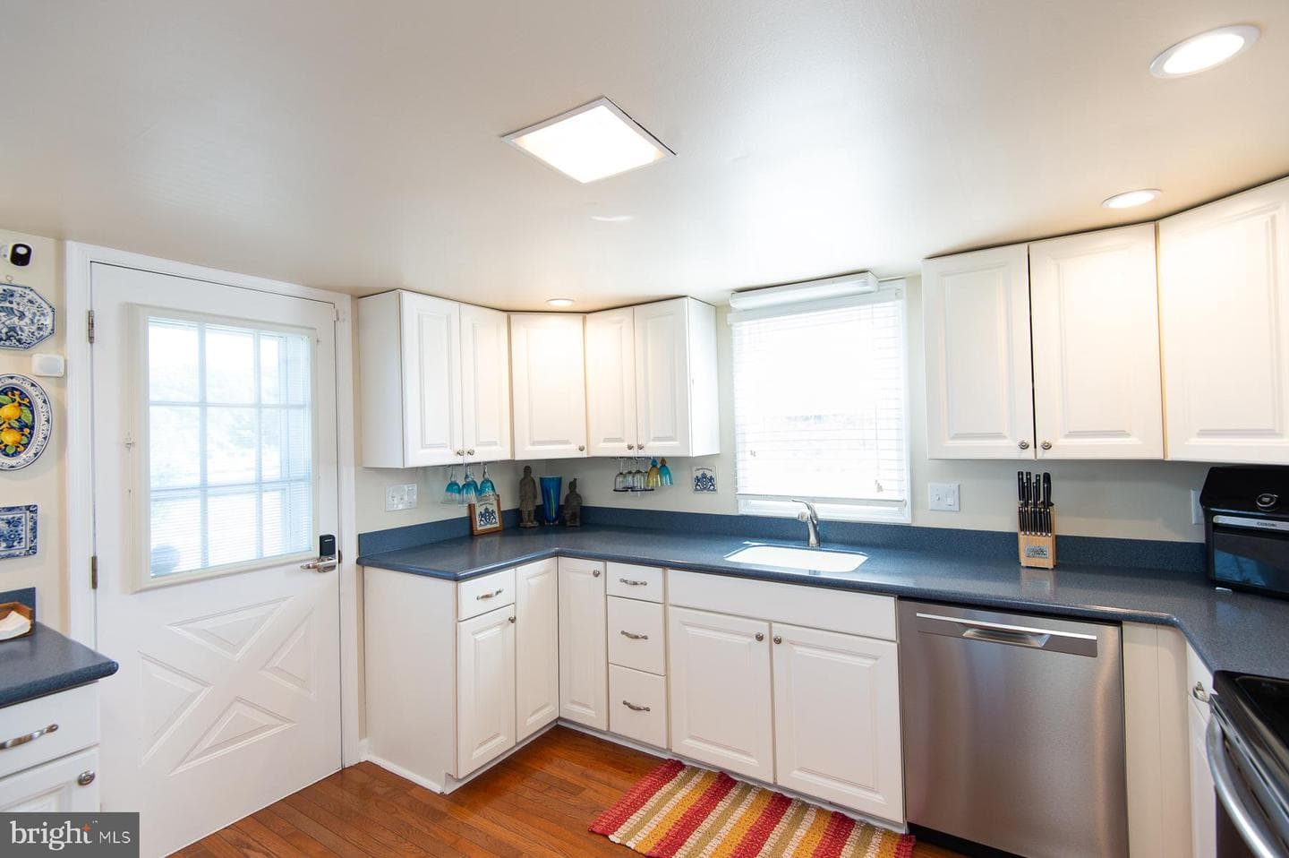 5558 Bowen Road photo 7