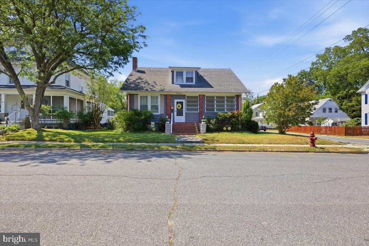 201 Belvedere Ave photo 2
