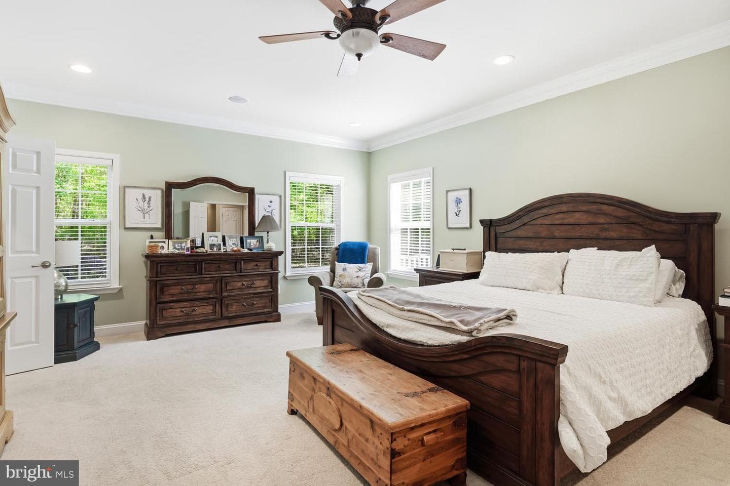 126 Regulator Drive N photo 23