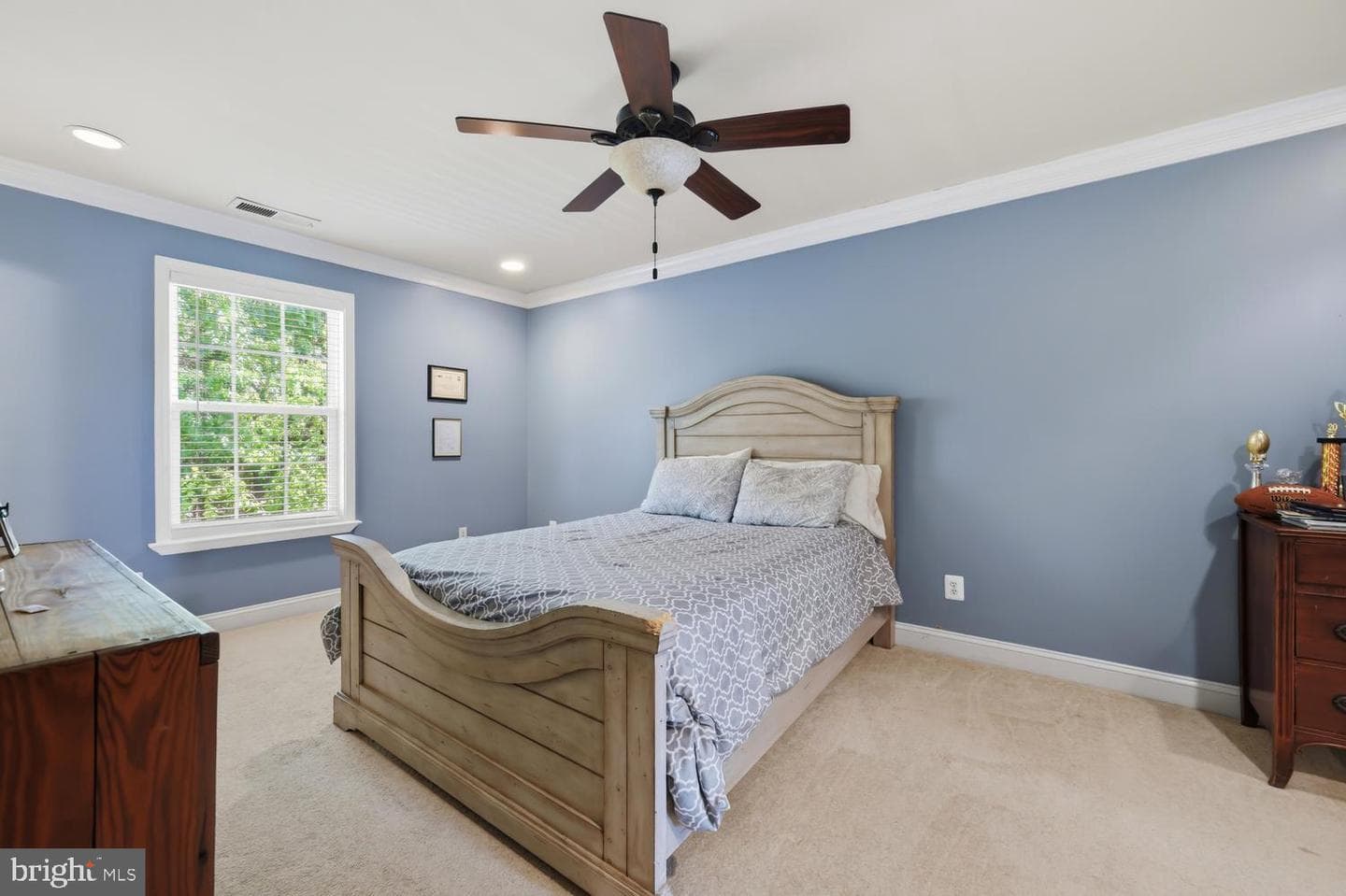 126 Regulator Drive N photo 32