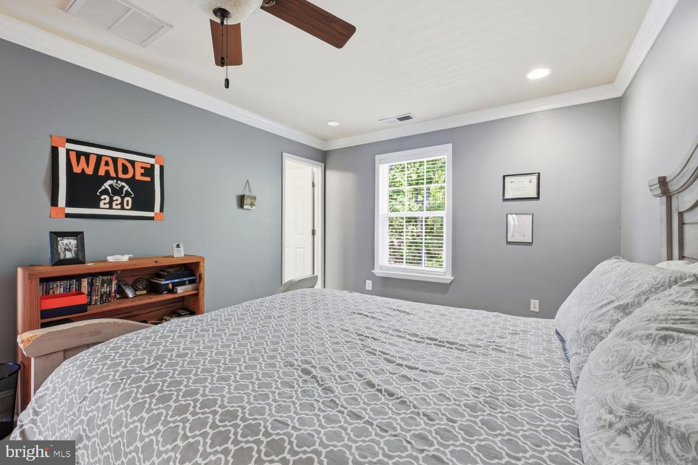 126 Regulator Drive N photo 33