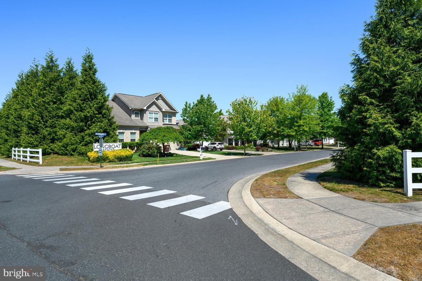 126 Regulator Drive N photo 37