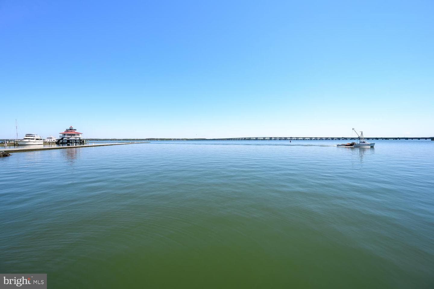 126 Regulator Drive N photo 45