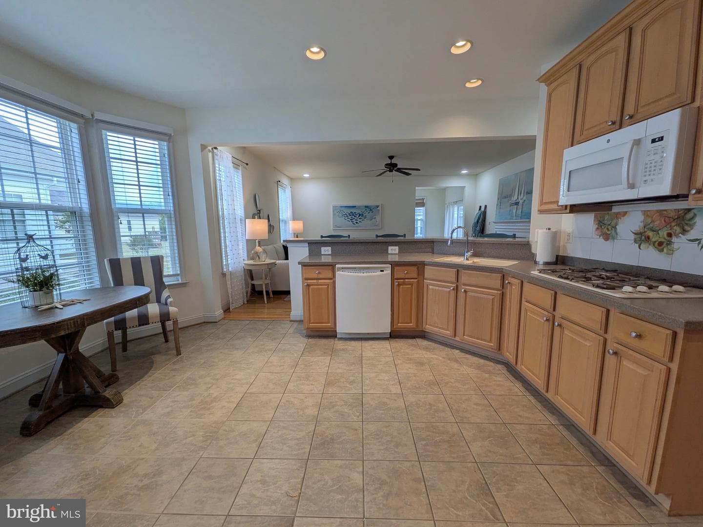 123 Regulator Drive N photo 12