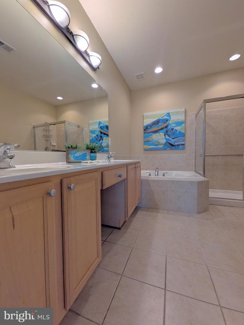 123 Regulator Drive N photo 29