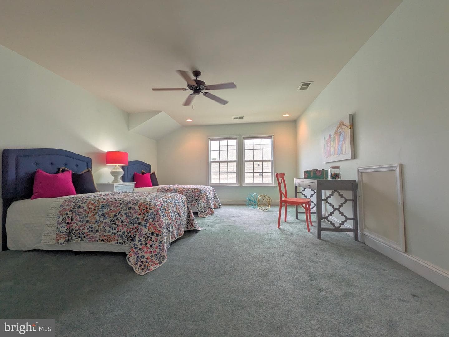 123 Regulator Drive N photo 32