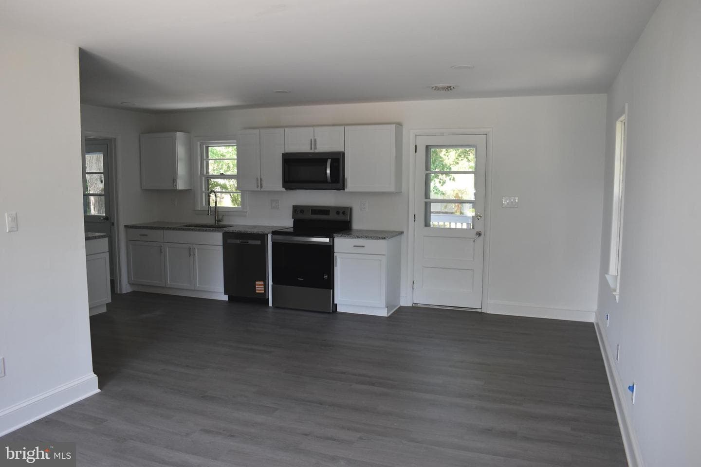 111 Richardson Drive photo 9