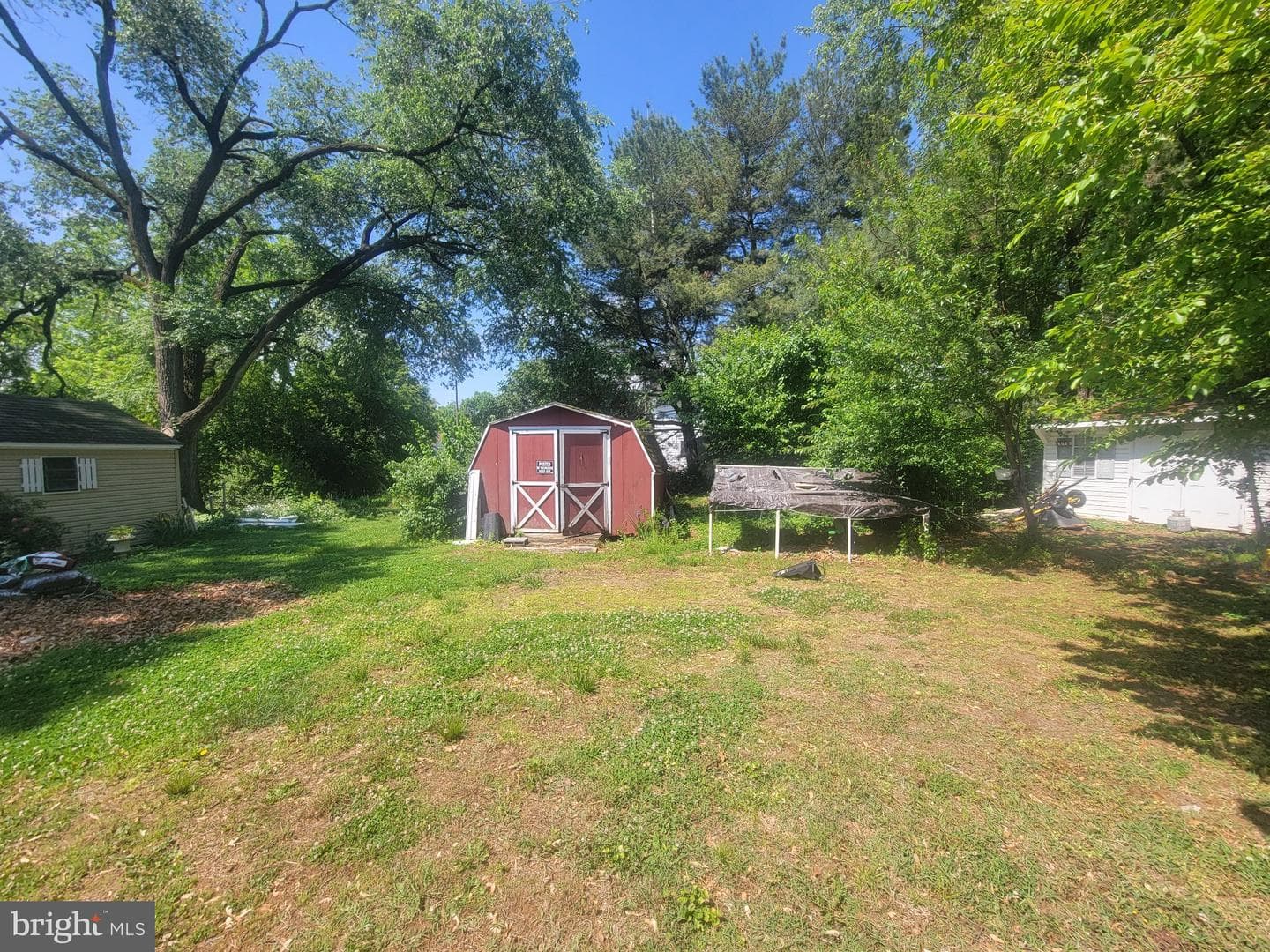 302 Noble St photo 8