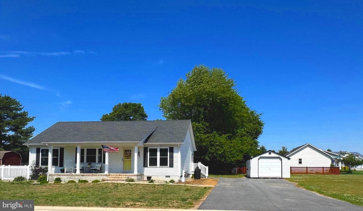102 Barnes Court photo 1