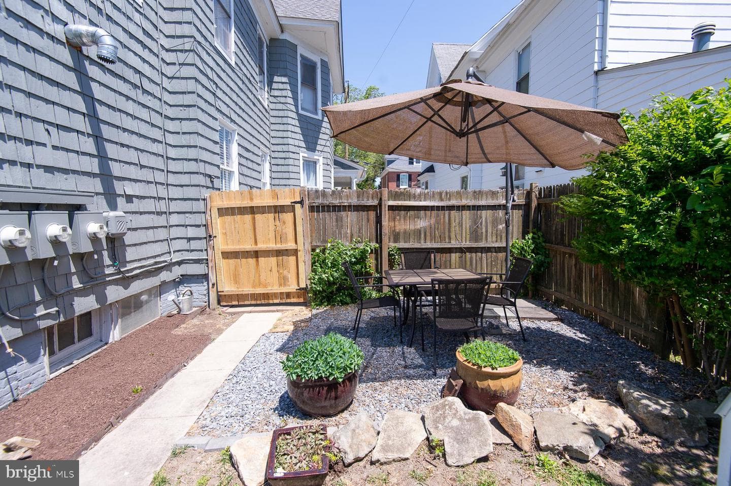 606 Locust Street photo 34