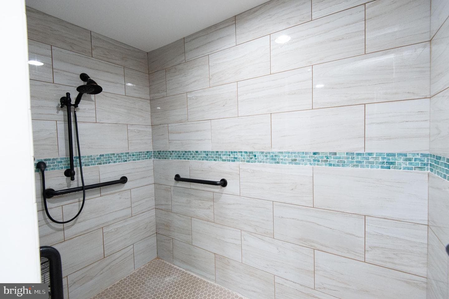 5023 Russell Road photo 10