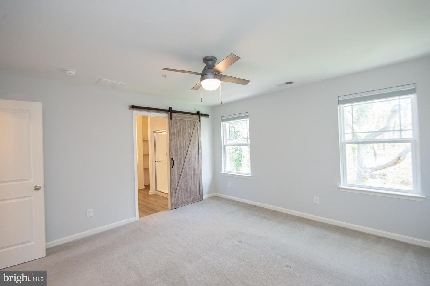 138 Regulator Drive N photo 11