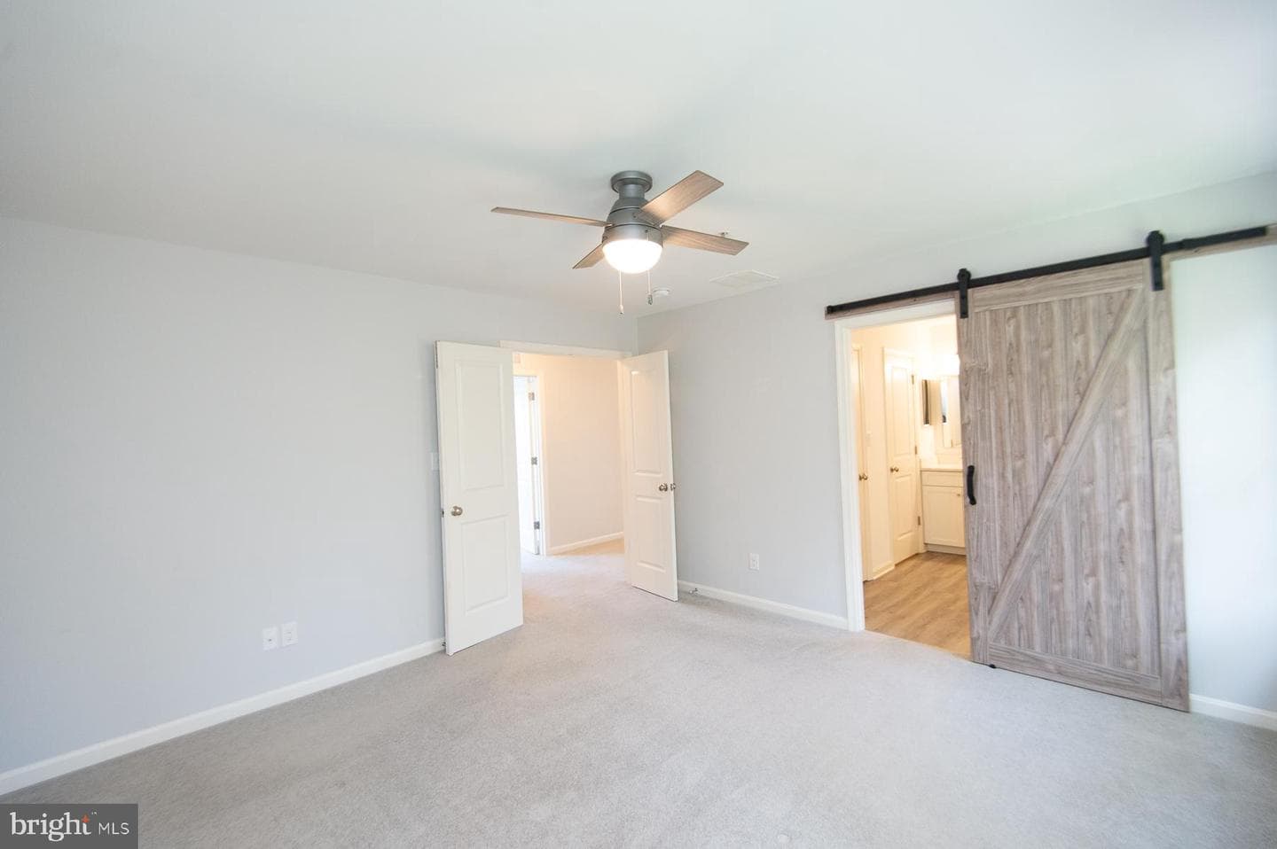 138 Regulator Drive N photo 12