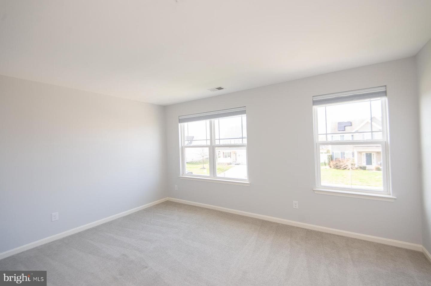 138 Regulator Drive N photo 17