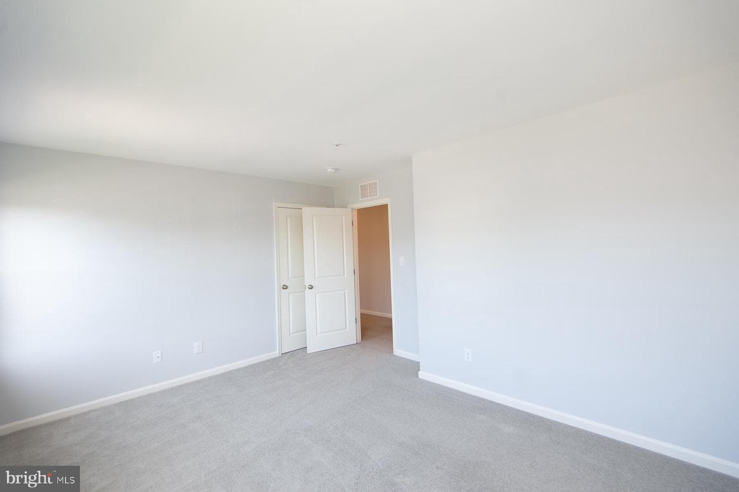 138 Regulator Drive N photo 18