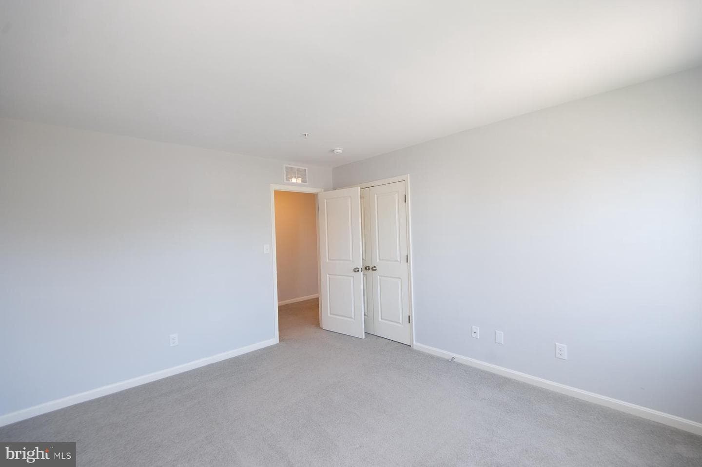 138 Regulator Drive N photo 21