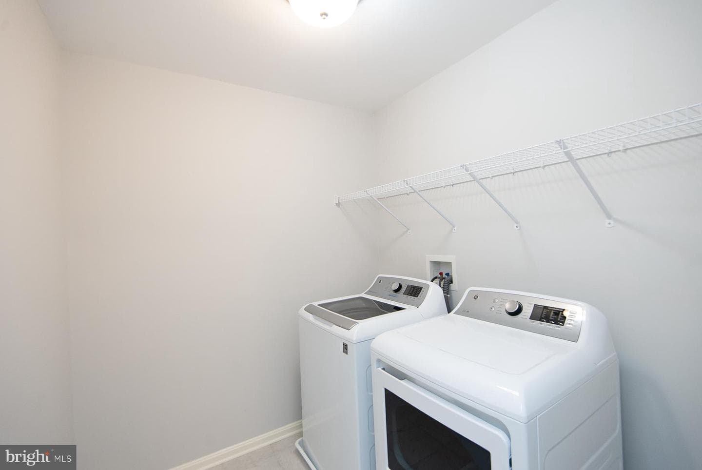 138 Regulator Drive N photo 22