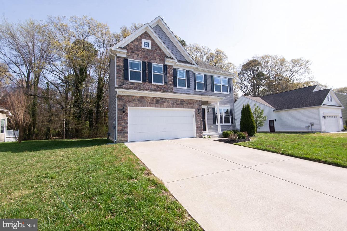 138 Regulator Drive N photo 28