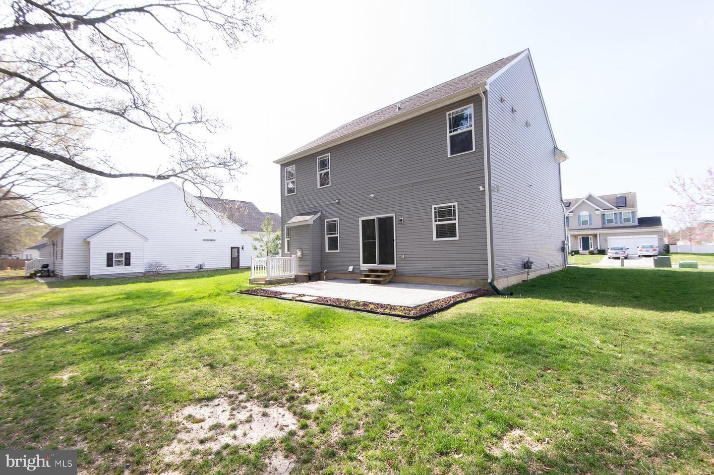138 Regulator Drive N photo 32