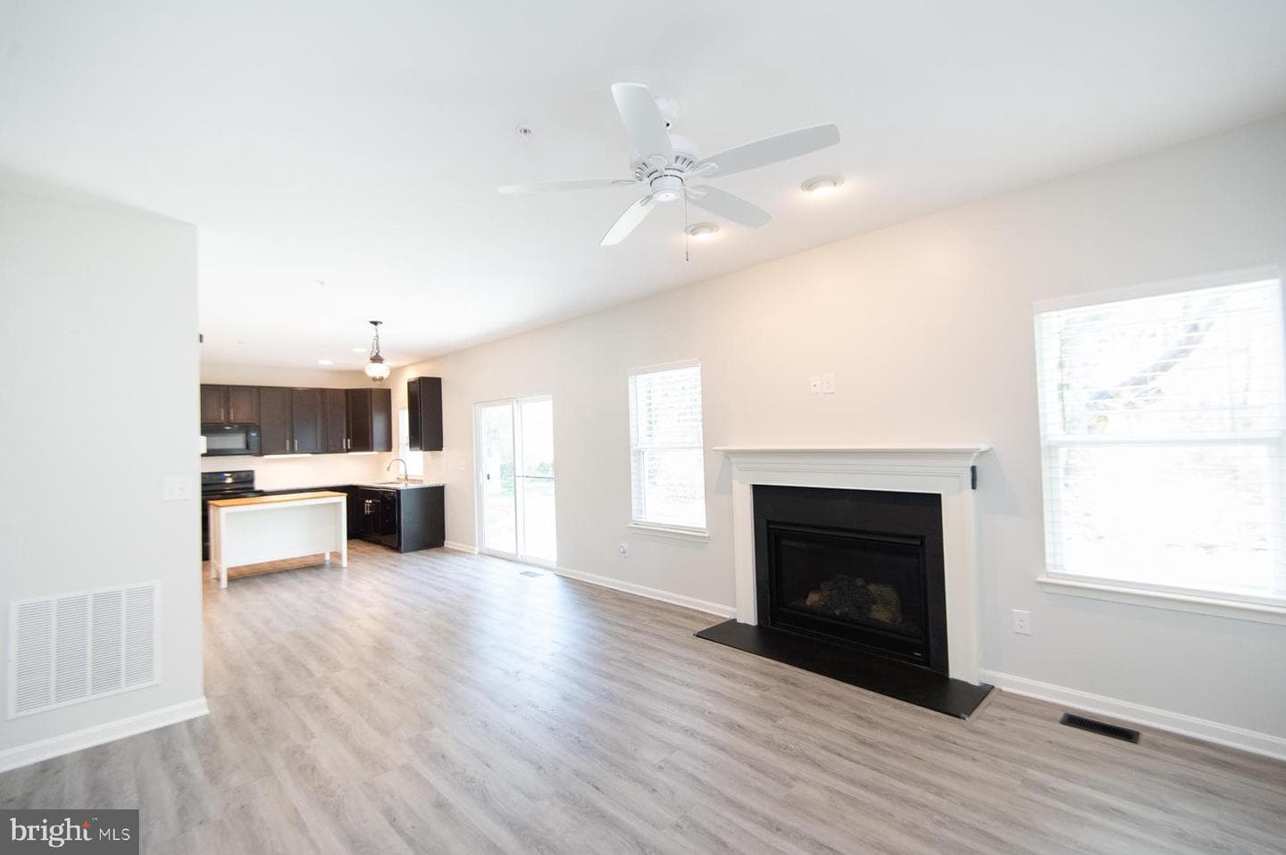 138 Regulator Drive N photo 5