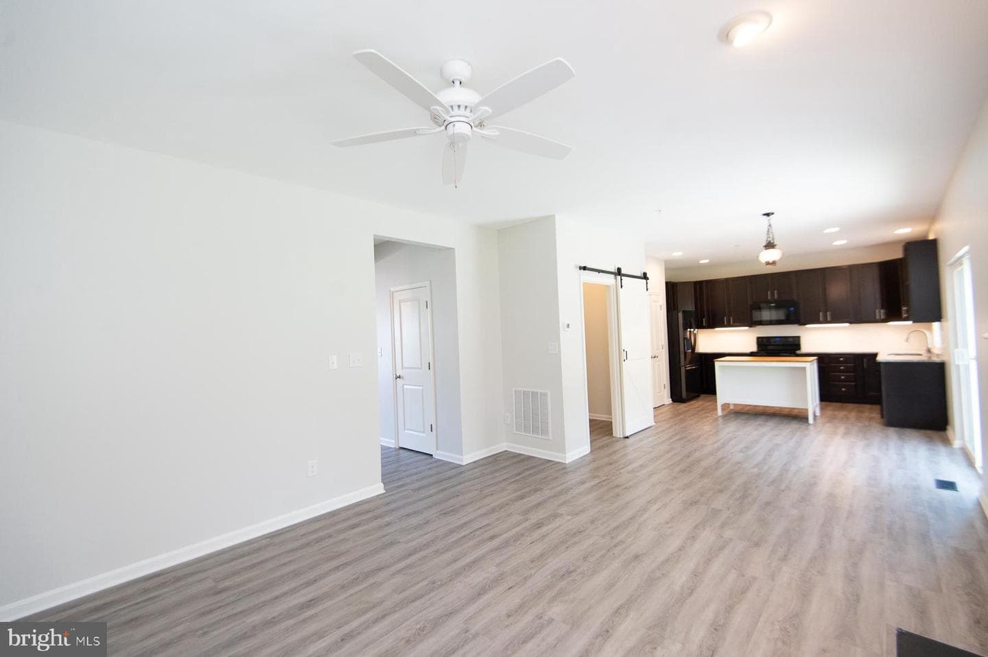 138 Regulator Drive N photo 6