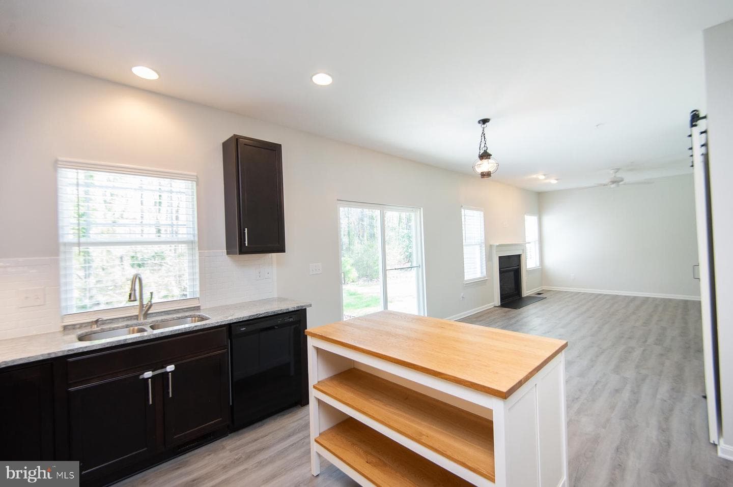 138 Regulator Drive N photo 9