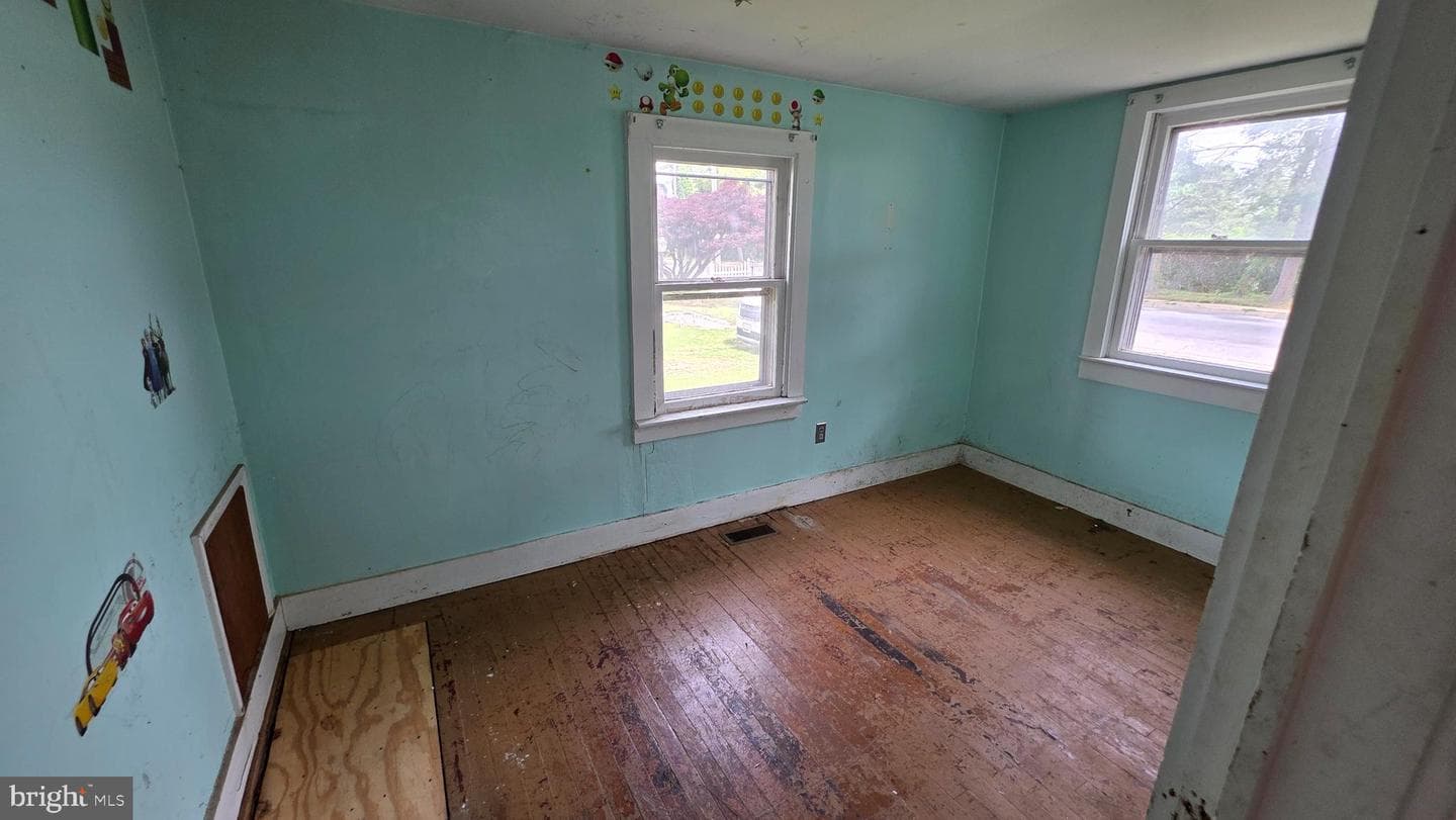 1007 Roslyn Avenue photo 10