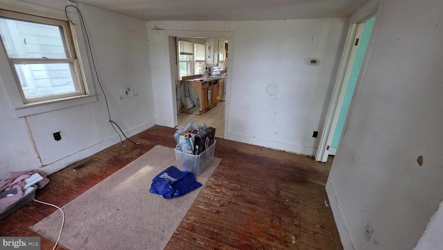 1007 Roslyn Avenue photo 14