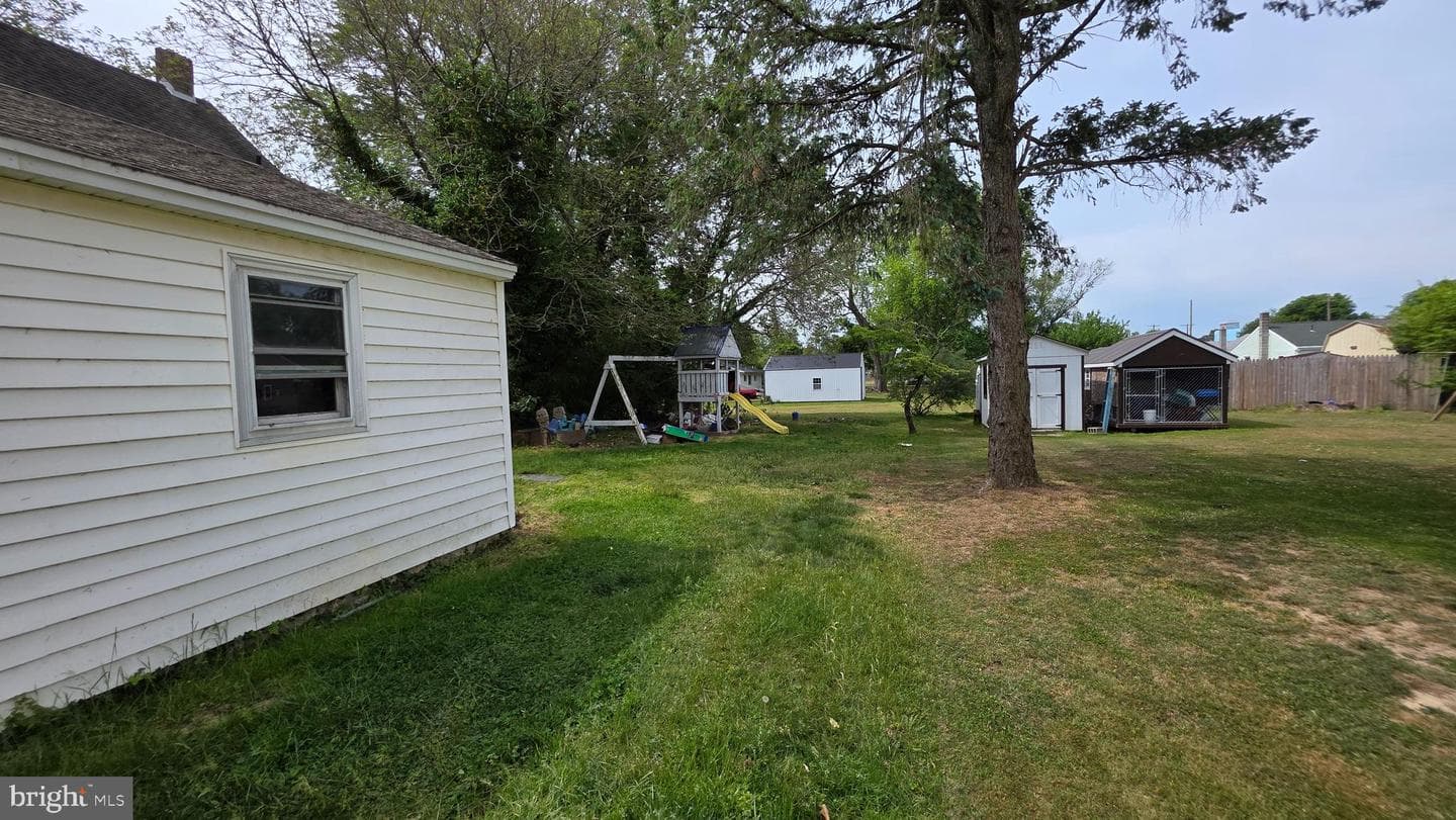 1007 Roslyn Avenue photo 4