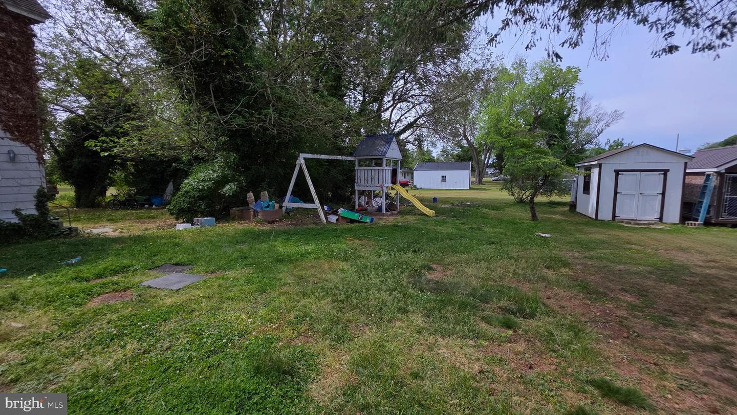 1007 Roslyn Avenue photo 5
