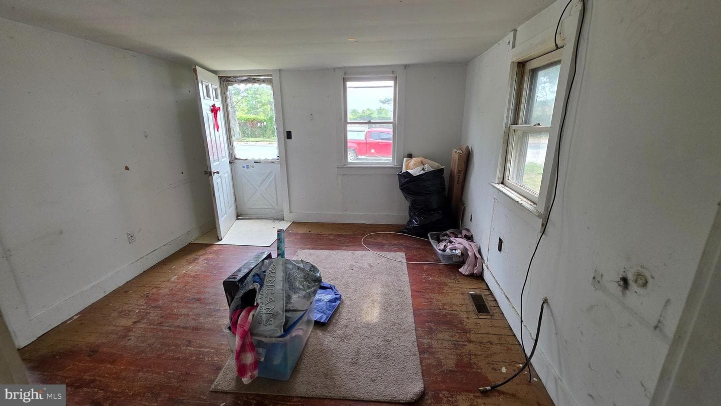 1007 Roslyn Avenue photo 8