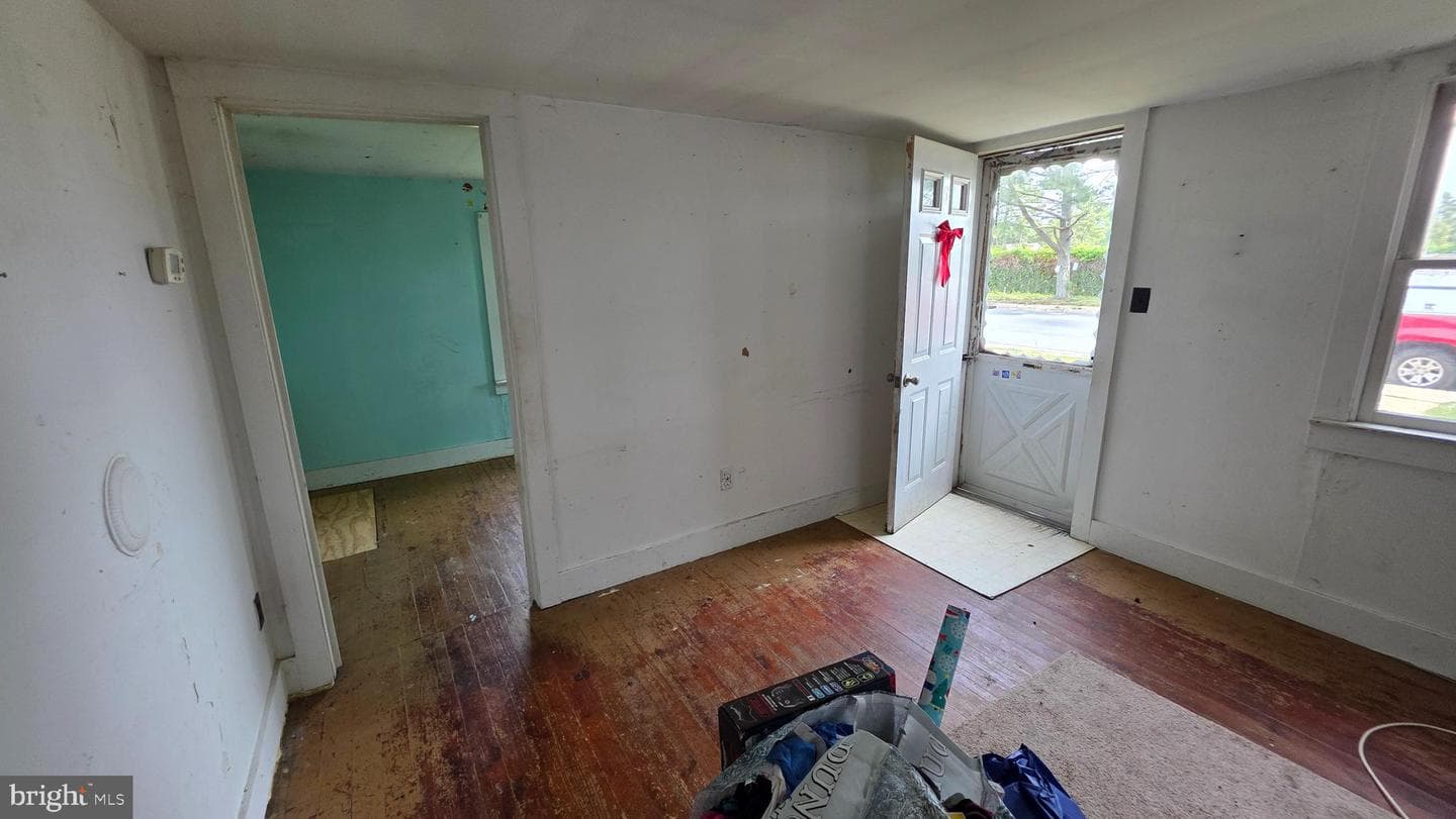 1007 Roslyn Avenue photo 9