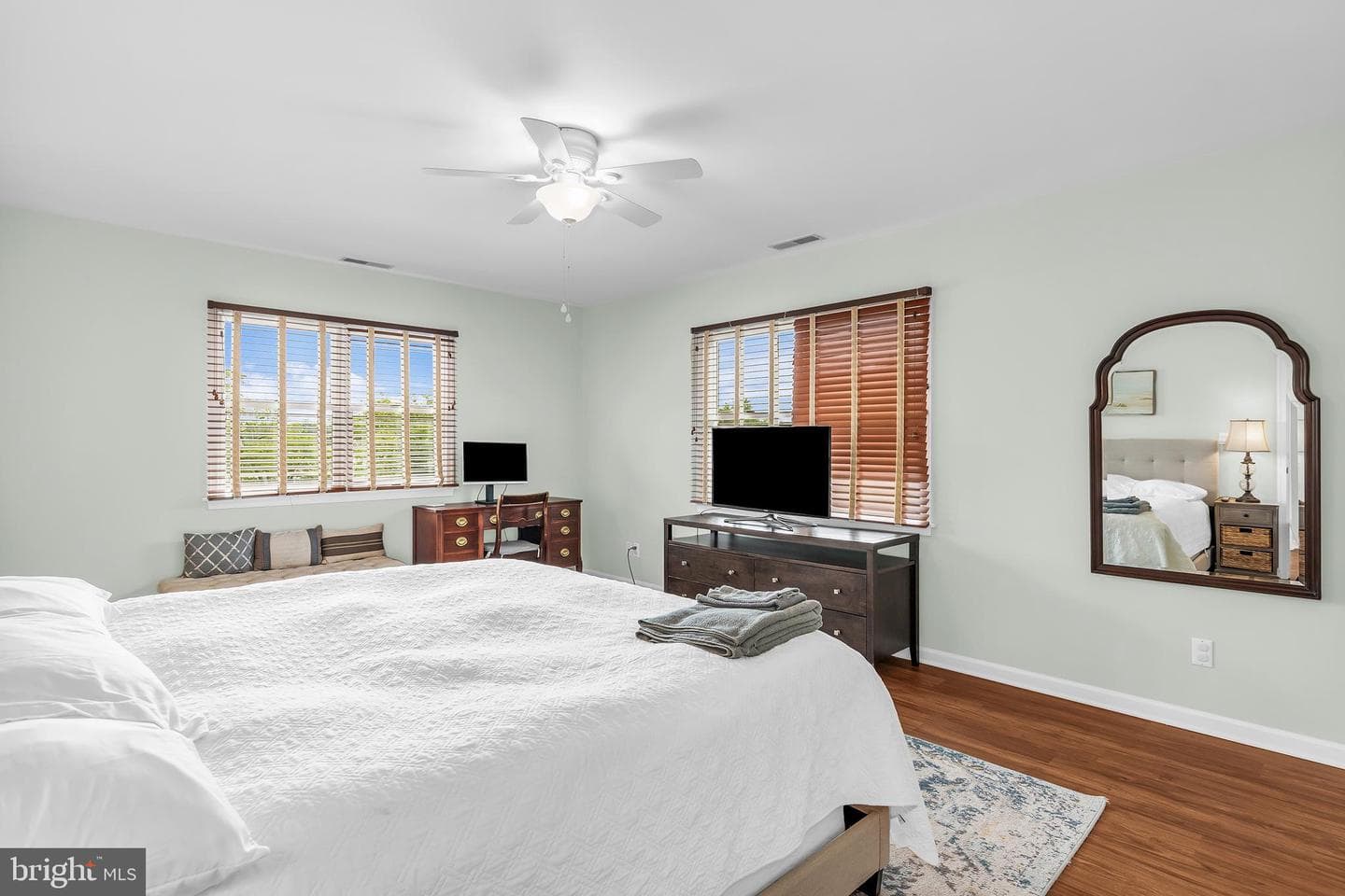 6011 Sunnyside Court photo 36