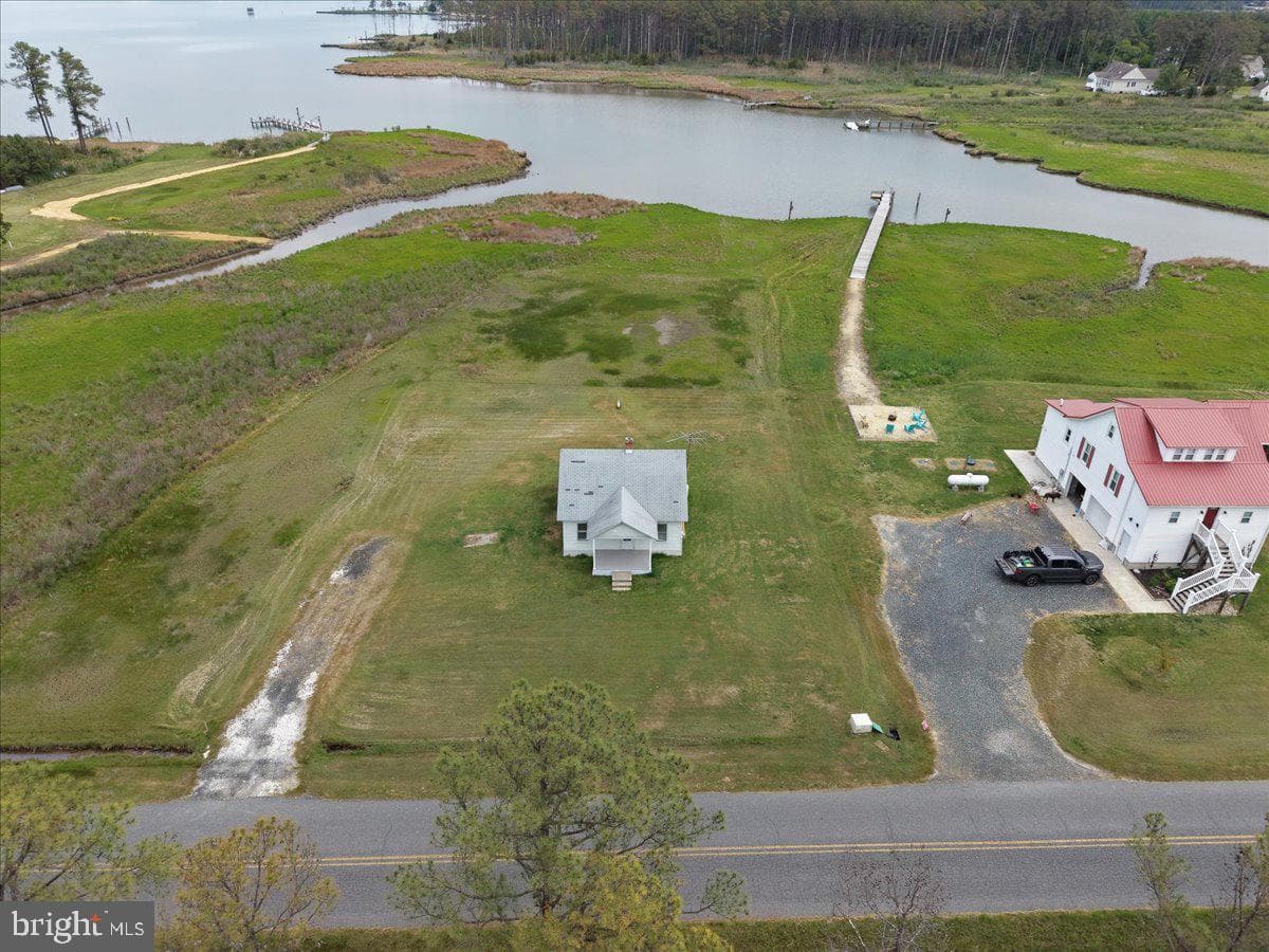 636 Hills Point Road, Cambridge