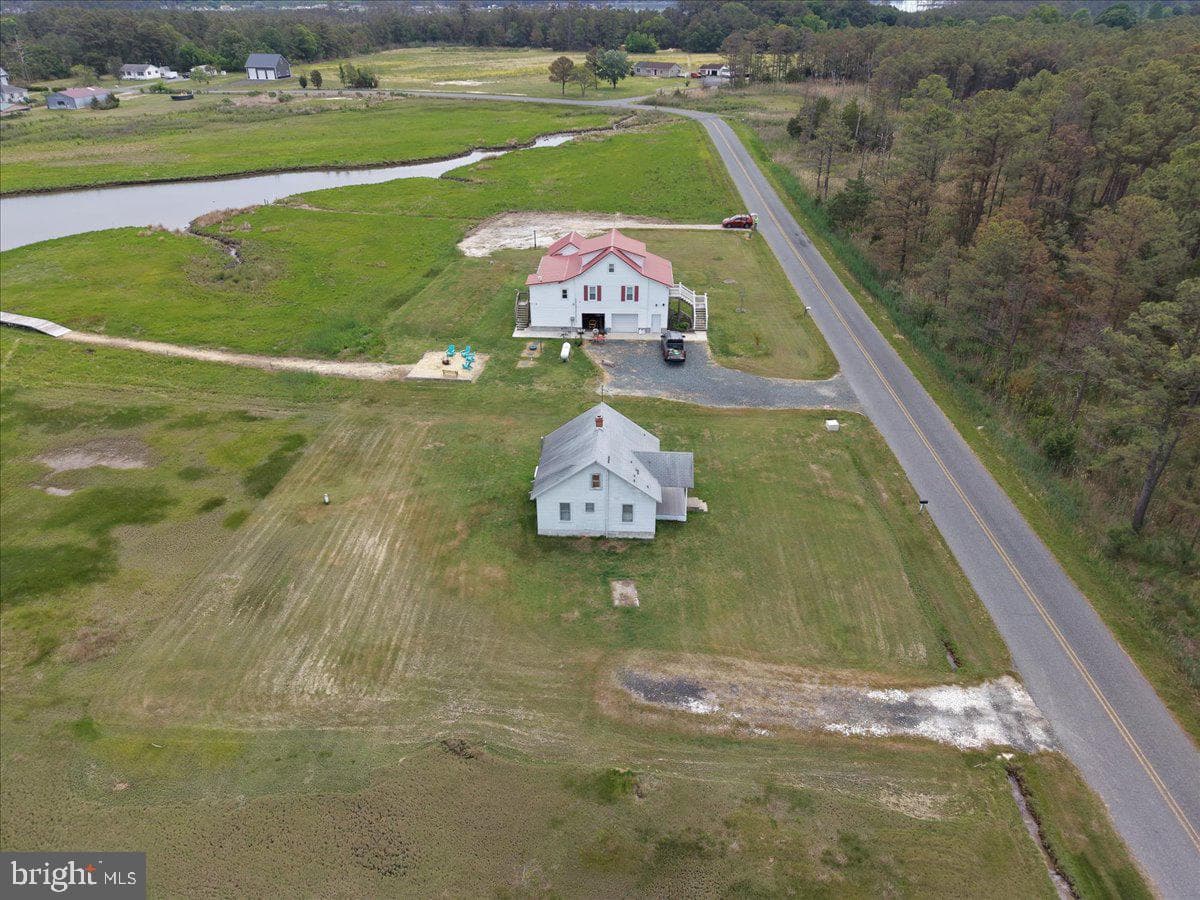 636 Hills Point Road photo 3